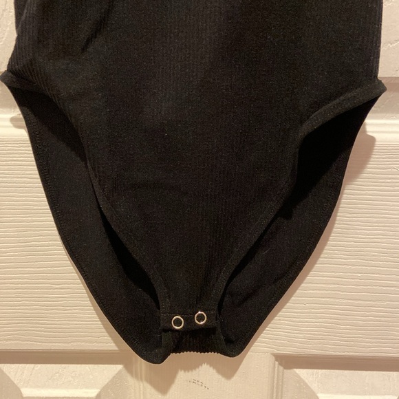 NWT Forever 21 Black Ribbed Seamless Halter Bodysuit - Picture 3 of 9
